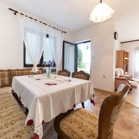 House Petar 1 *
